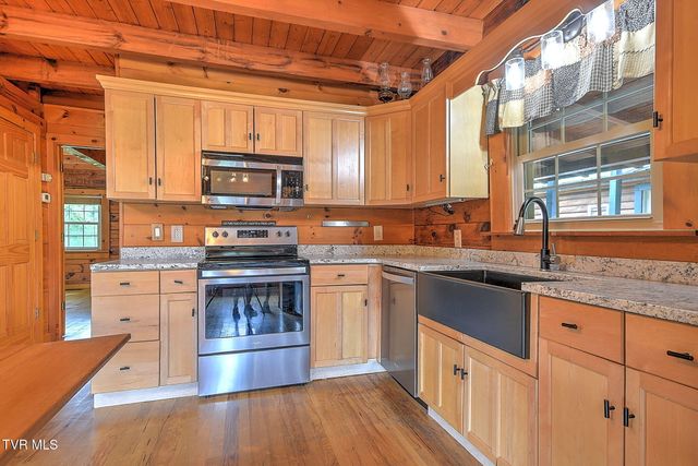 300 Barr Road, Blountville, TN 37617