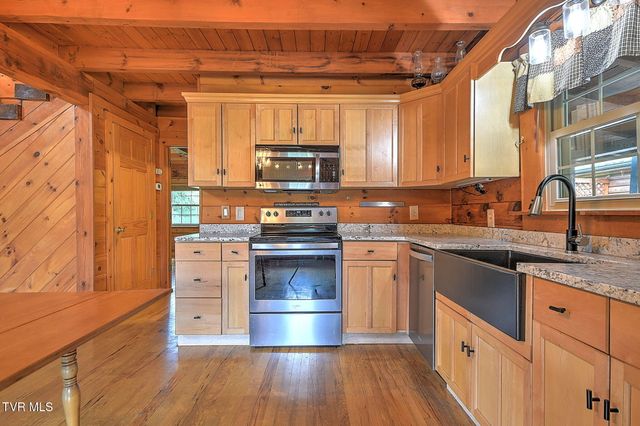 300 Barr Road, Blountville, TN 37617