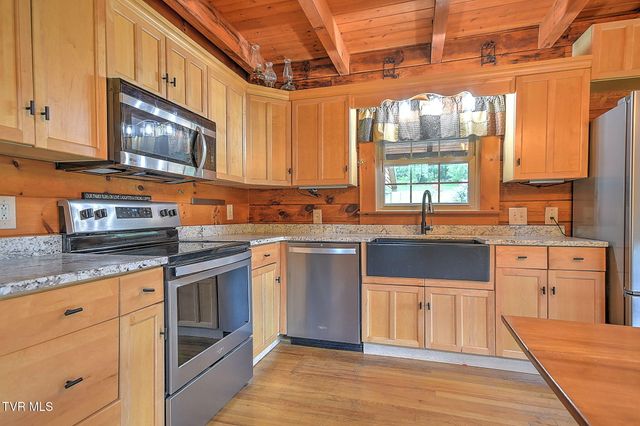 300 Barr Road, Blountville, TN 37617