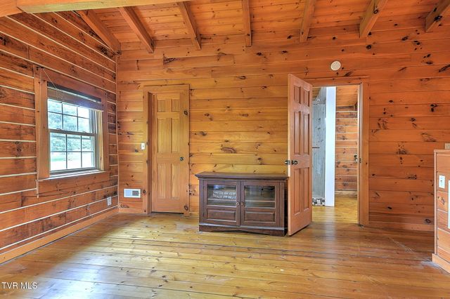300 Barr Road, Blountville, TN 37617