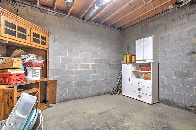300 Barr Road, Blountville, TN 37617