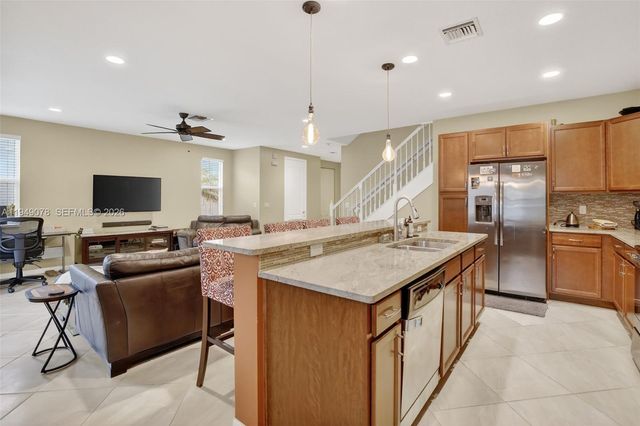 5208 Falcon Trl, Davie, FL 33314