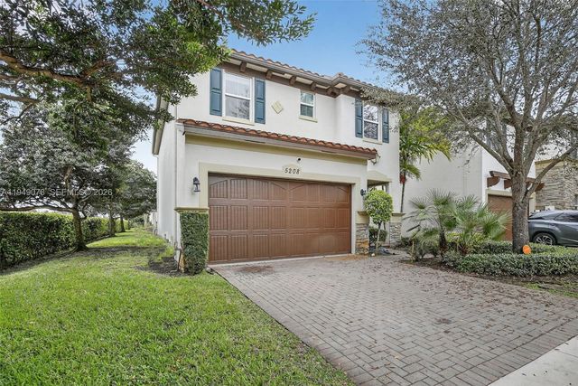 5208 Falcon Trl, Davie, FL 33314