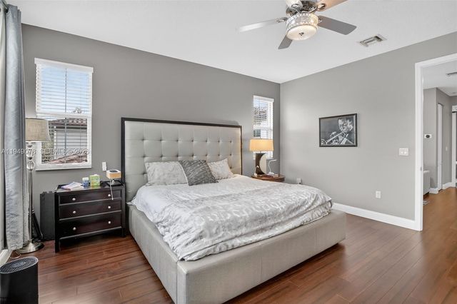 5208 Falcon Trl, Davie, FL 33314