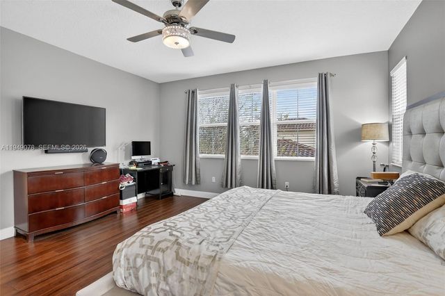 5208 Falcon Trl, Davie, FL 33314