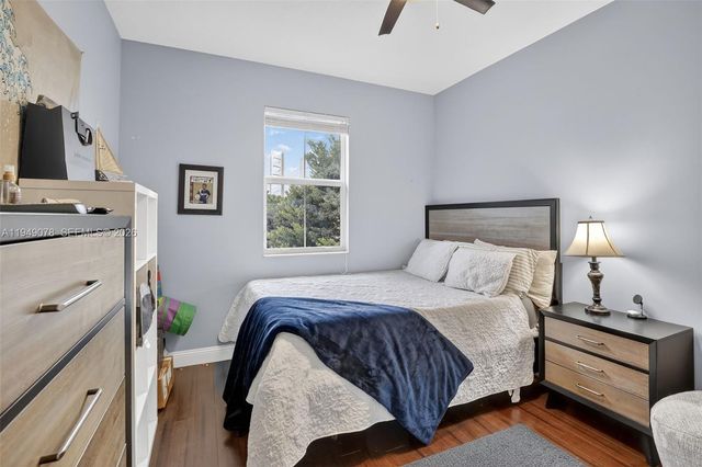 5208 Falcon Trl, Davie, FL 33314