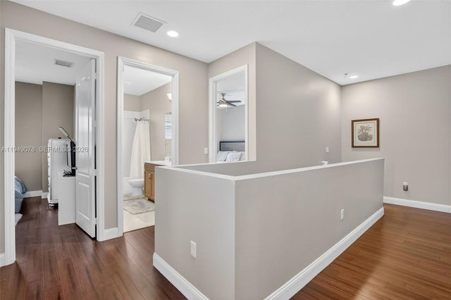 5208 Falcon Trl, Davie, FL 33314