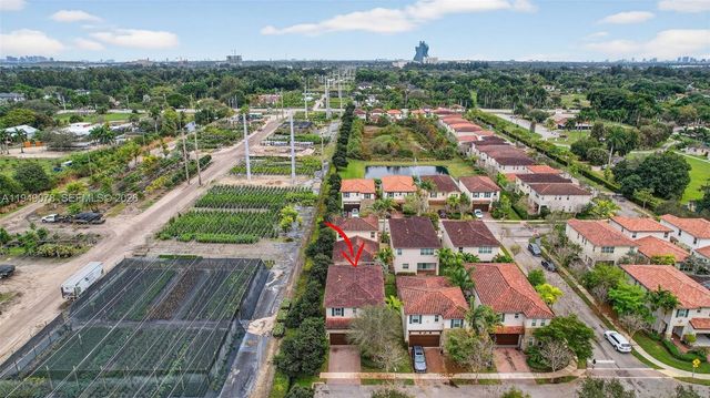 5208 Falcon Trl, Davie, FL 33314