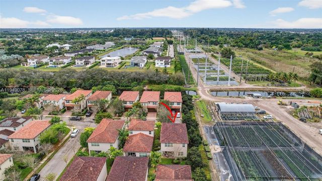 5208 Falcon Trl, Davie, FL 33314