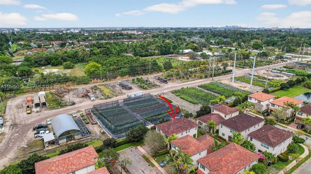 5208 Falcon Trl, Davie, FL 33314