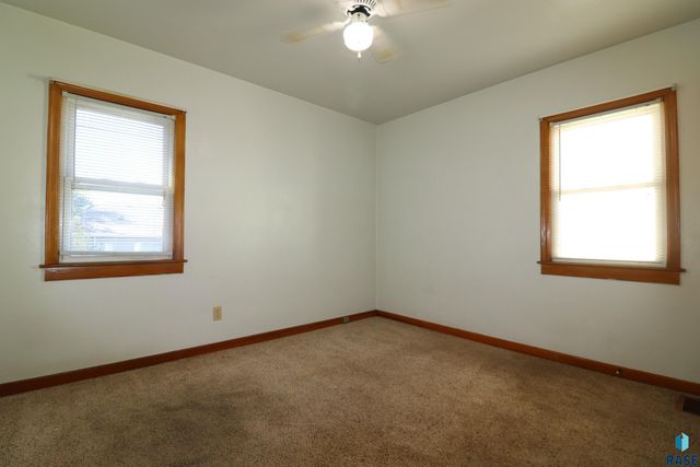 519 N Wayland Ave Avenue, Sioux Falls, SD 57103