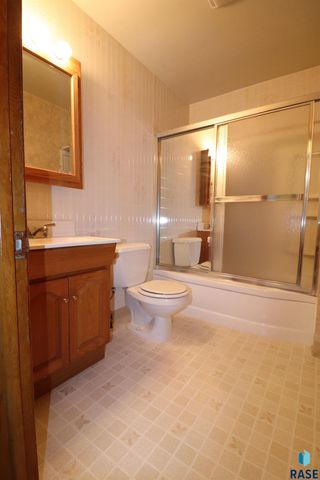 519 N Wayland Ave Avenue, Sioux Falls, SD 57103