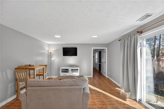 1100 Lake Drive, Roswell, GA 30075