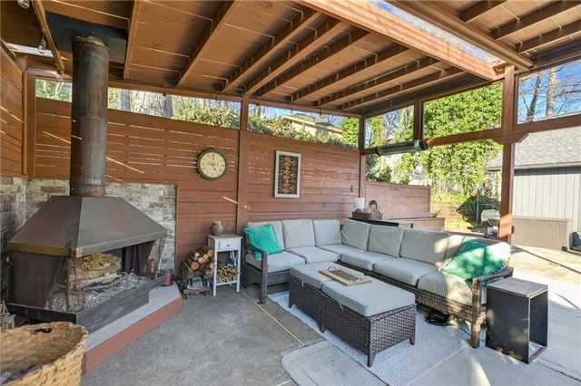 1100 Lake Drive, Roswell, GA 30075