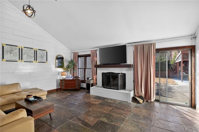 1100 Lake Drive, Roswell, GA 30075