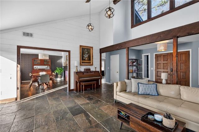 1100 Lake Drive, Roswell, GA 30075