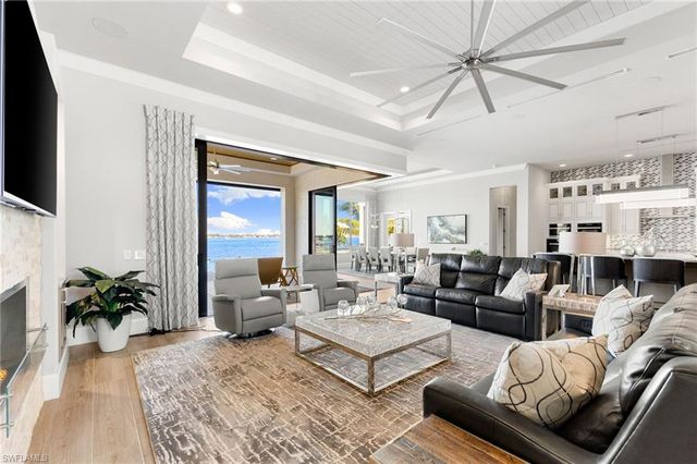 12484 Riverside DR, Fort Myers, FL 33919