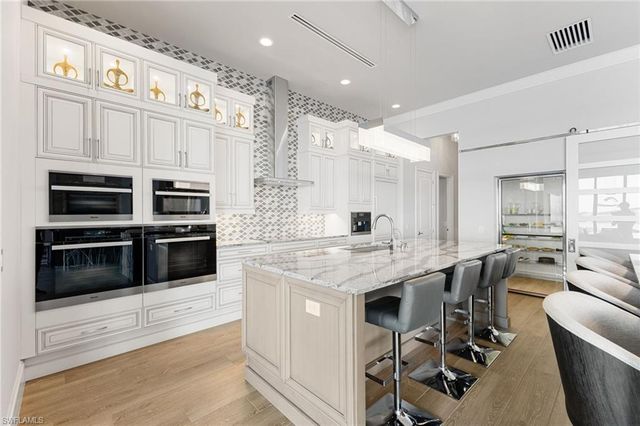 12484 Riverside DR, Fort Myers, FL 33919