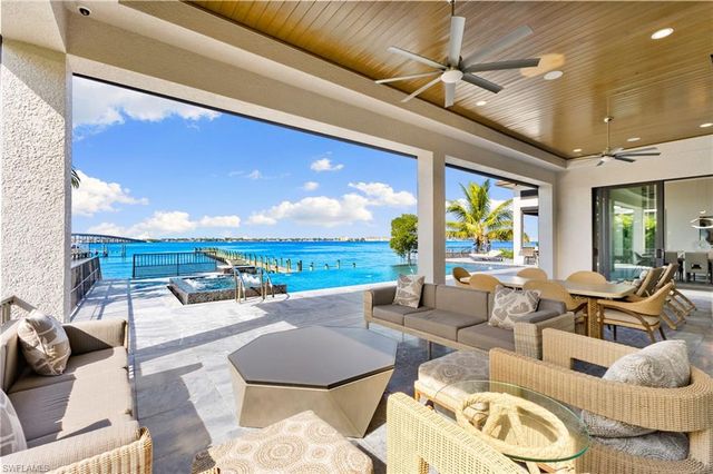 12484 Riverside DR, Fort Myers, FL 33919