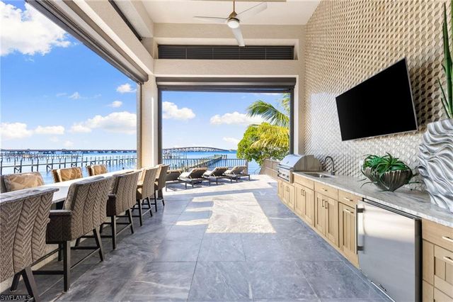 12484 Riverside DR, Fort Myers, FL 33919