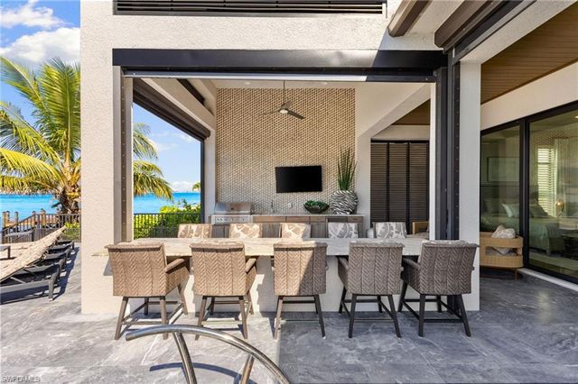 12484 Riverside DR, Fort Myers, FL 33919