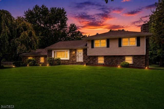 5 Grouse Rd, Hillsborough Twp., NJ 08844