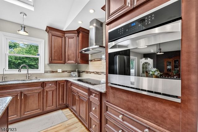 5 Grouse Rd, Hillsborough Twp., NJ 08844