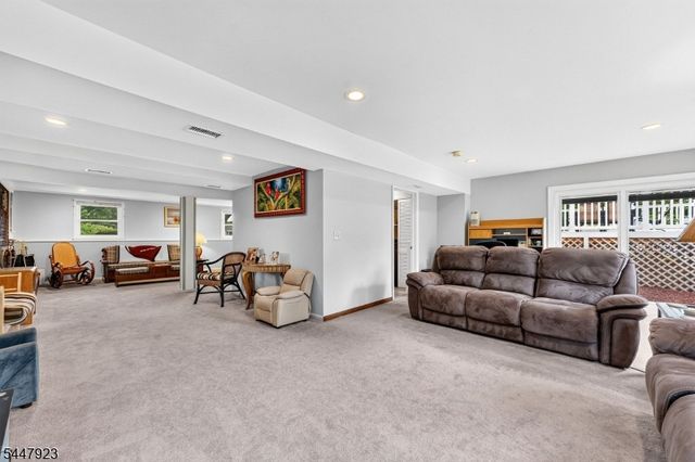 5 Grouse Rd, Hillsborough Twp., NJ 08844