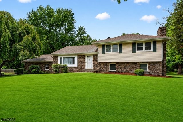5 Grouse Rd, Hillsborough Twp., NJ 08844