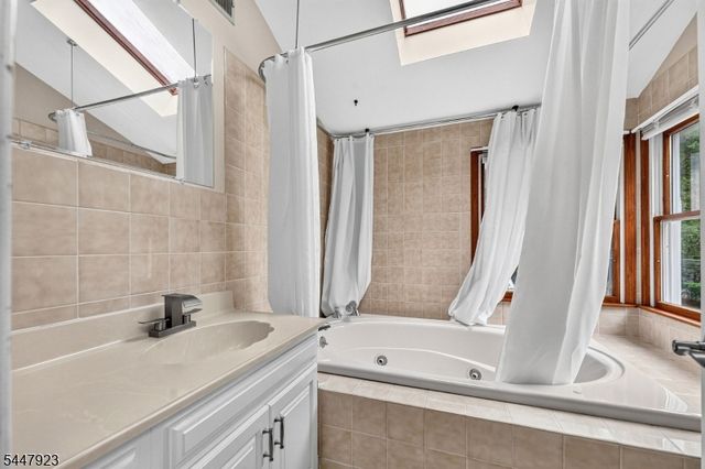 5 Grouse Rd, Hillsborough Twp., NJ 08844