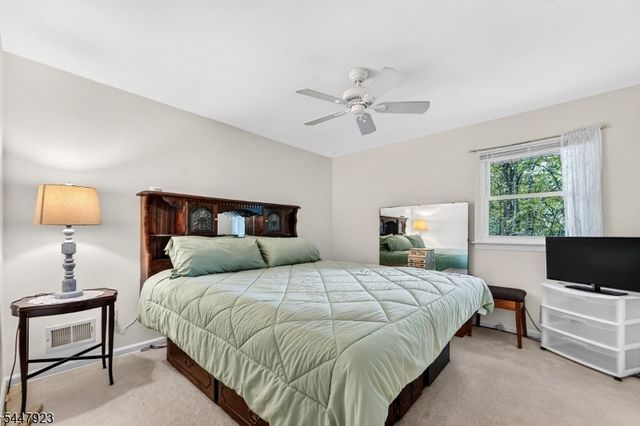 5 Grouse Rd, Hillsborough Twp., NJ 08844