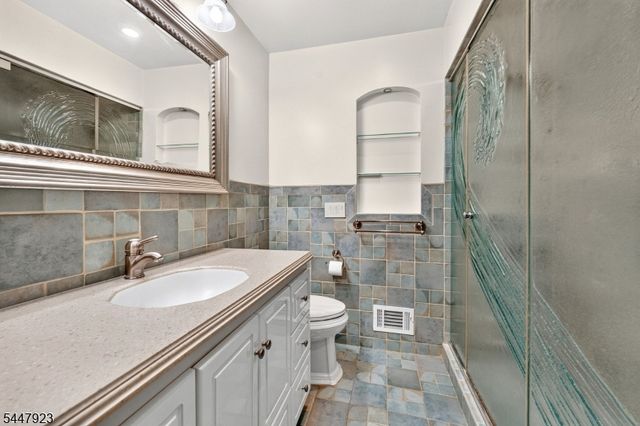 5 Grouse Rd, Hillsborough Twp., NJ 08844
