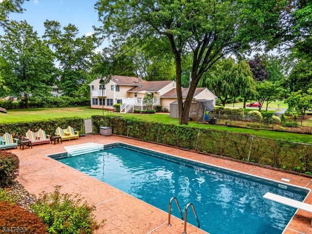 5 Grouse Rd, Hillsborough Twp., NJ 08844