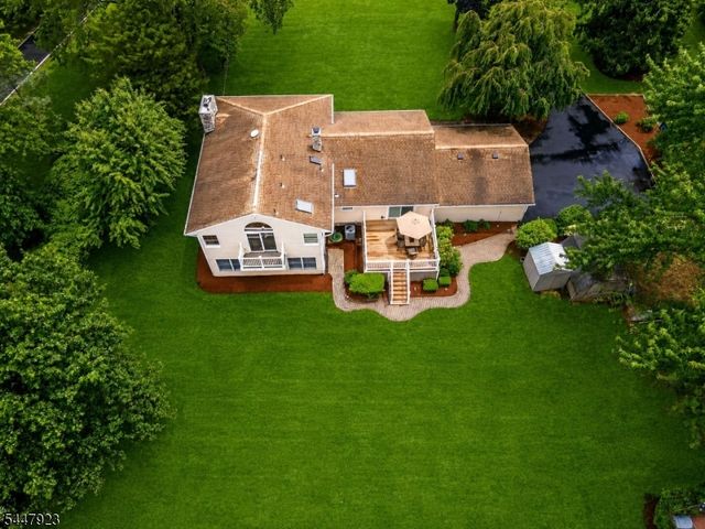 5 Grouse Rd, Hillsborough Twp., NJ 08844