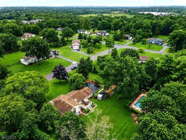 5 Grouse Rd, Hillsborough Twp., NJ 08844