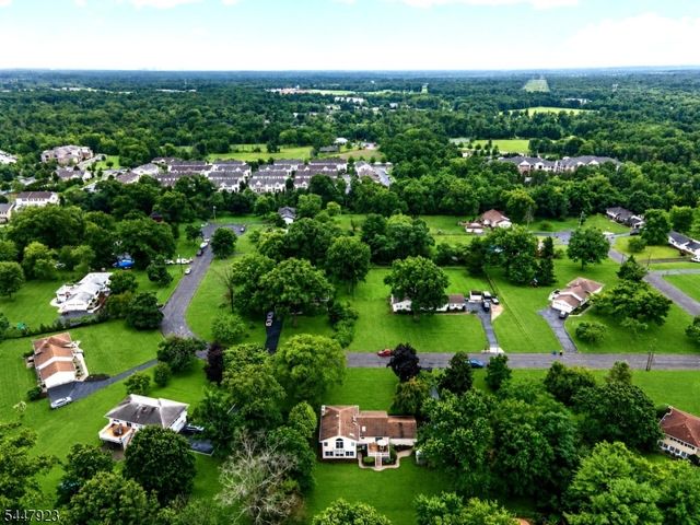 5 Grouse Rd, Hillsborough Twp., NJ 08844