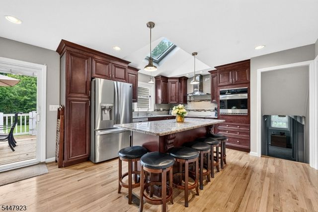 5 Grouse Rd, Hillsborough Twp., NJ 08844