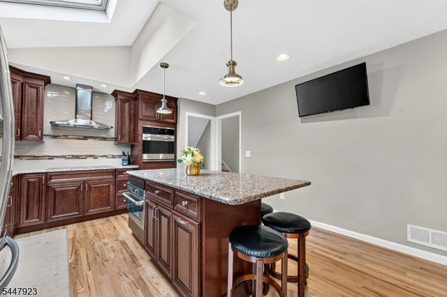 5 Grouse Rd, Hillsborough Twp., NJ 08844