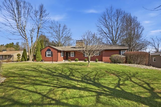 3210 Hilltop Road, Zanesville, OH 43701