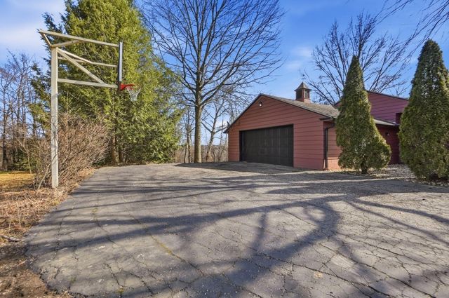 3210 Hilltop Road, Zanesville, OH 43701