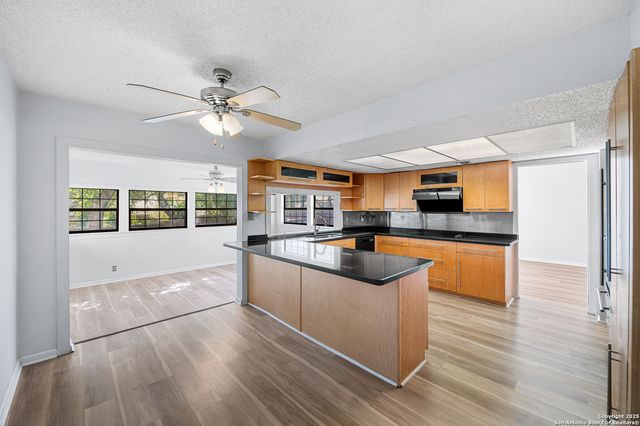 6102 Woodmoor, San Antonio, TX 78249