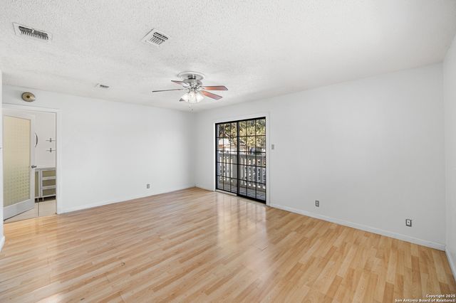 6102 Woodmoor, San Antonio, TX 78249