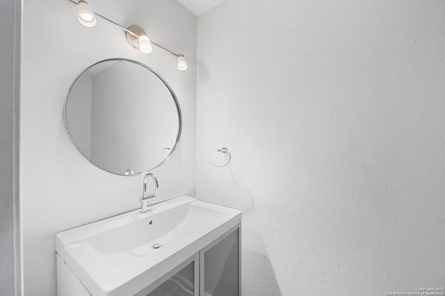 6102 Woodmoor, San Antonio, TX 78249