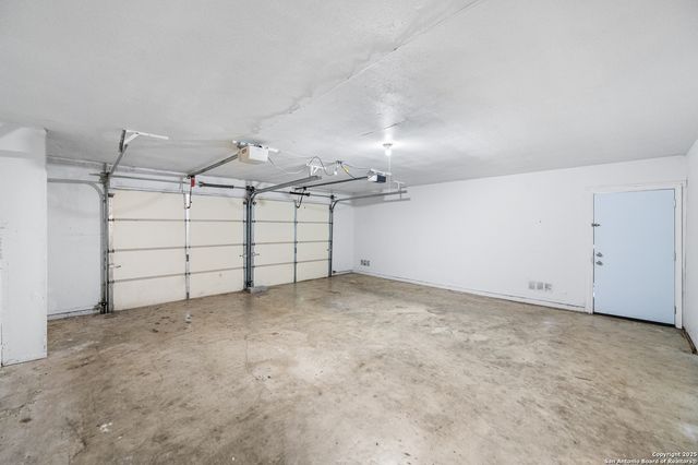 6102 Woodmoor, San Antonio, TX 78249