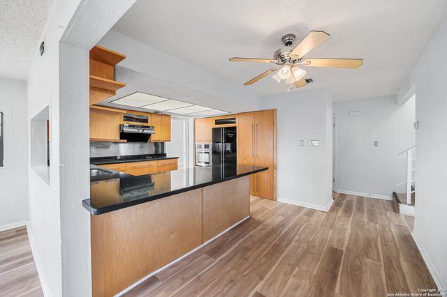 6102 Woodmoor, San Antonio, TX 78249