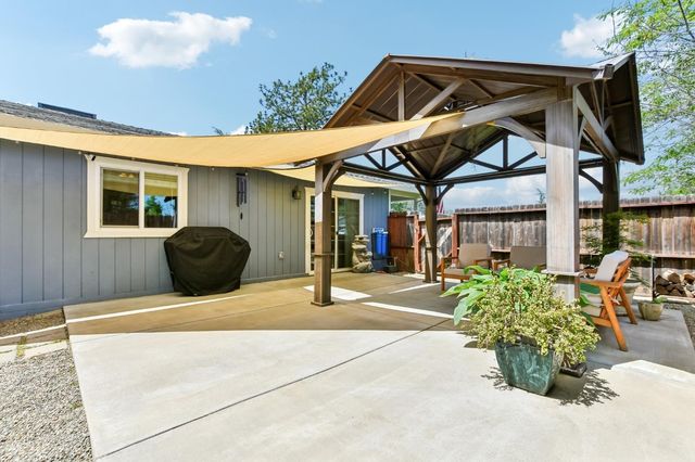 564 Cappella Dr, Diamond Springs, CA 95619