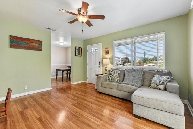 564 Cappella Dr, Diamond Springs, CA 95619