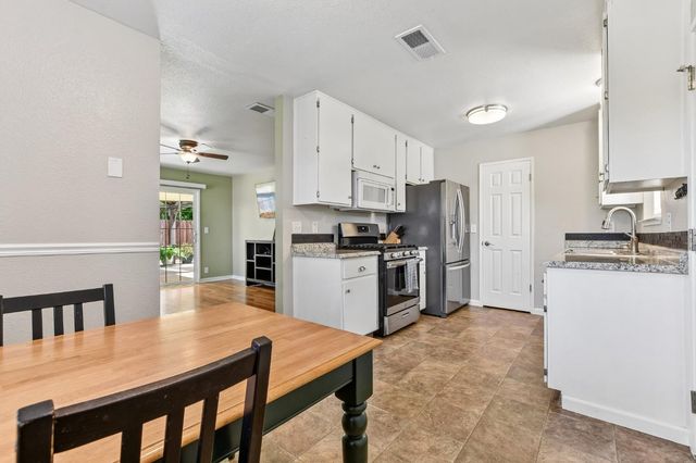 564 Cappella Dr, Diamond Springs, CA 95619