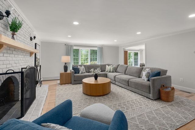 15 Knollcrest Dr, Andover, MA 01810