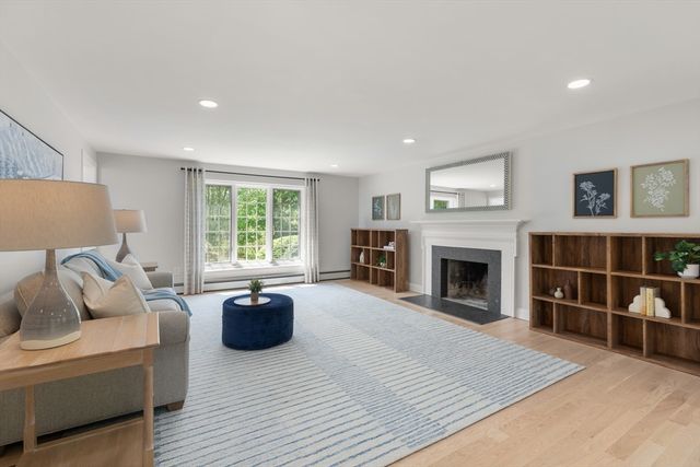 15 Knollcrest Dr, Andover, MA 01810